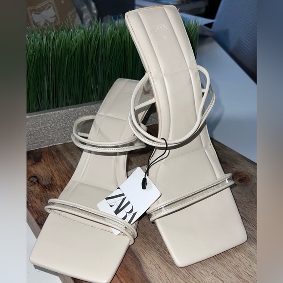 Zara beige heeled sandals - Picture 1 of 7